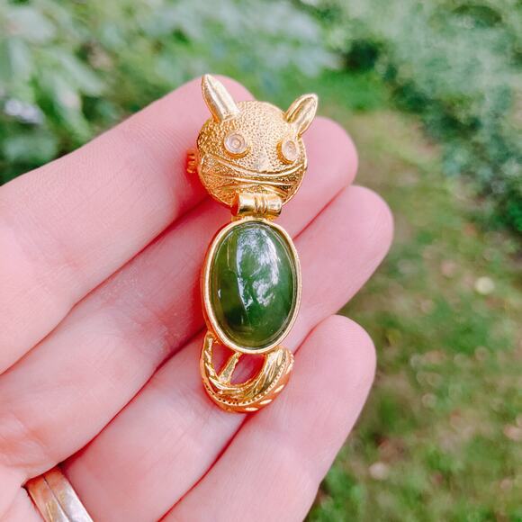 VTG 1960s Gemstone Cat Brooch Nephrite Jade Cabochon Mid Century Gold Tone Pin - Picture 4 of 10